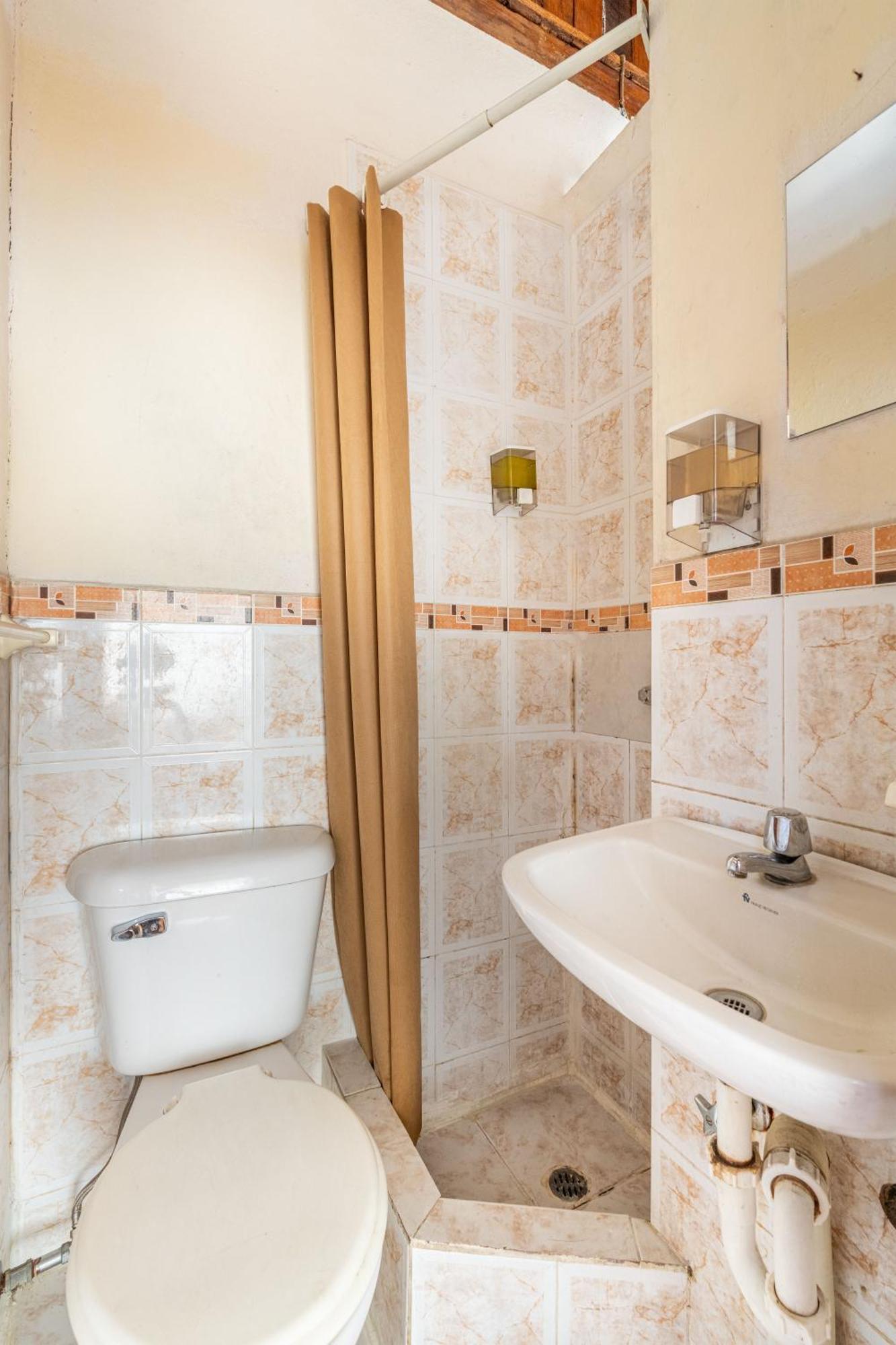 Hostal La Suite Sangolqui ภายนอก รูปภาพ